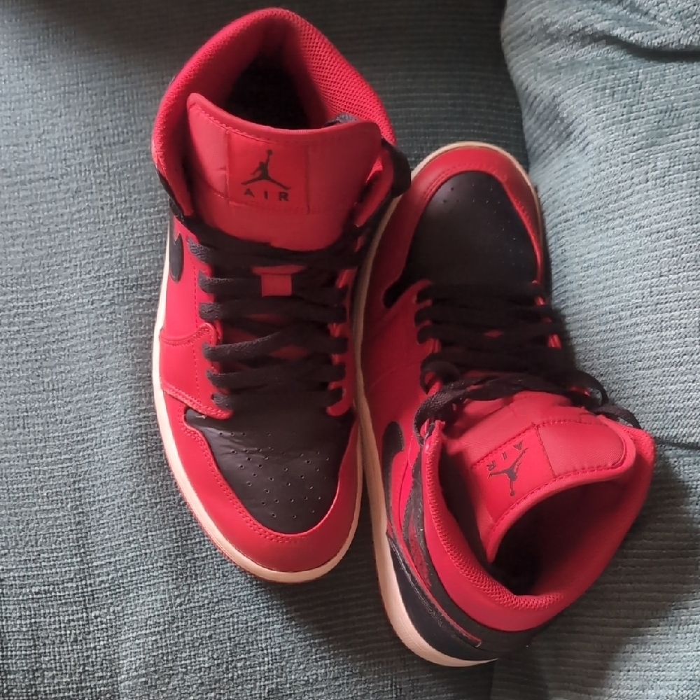 Nike Red and Black Sneakers Aj1 - Picture 2 of 7